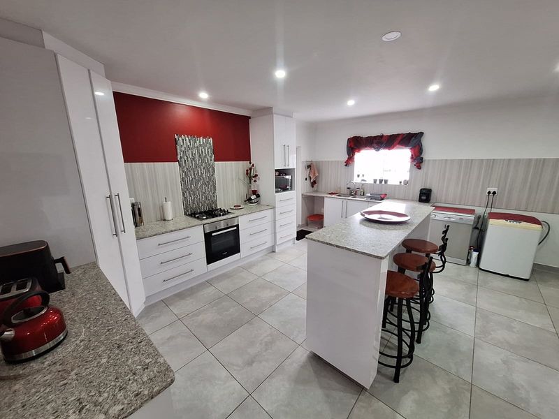 Spacious Single-Level Living in Popular Fountains Estate - Photo 8