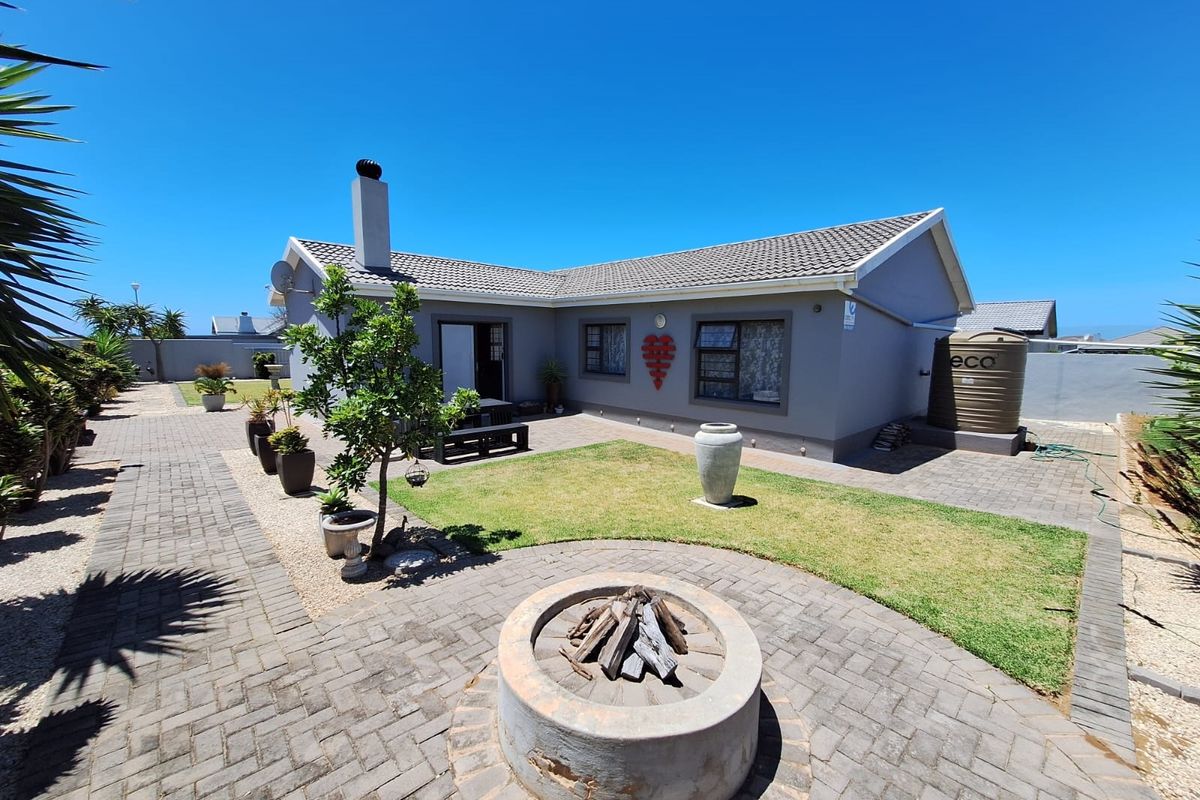 Spacious Single-Level Living in Popular Fountains Estate - Photo 4