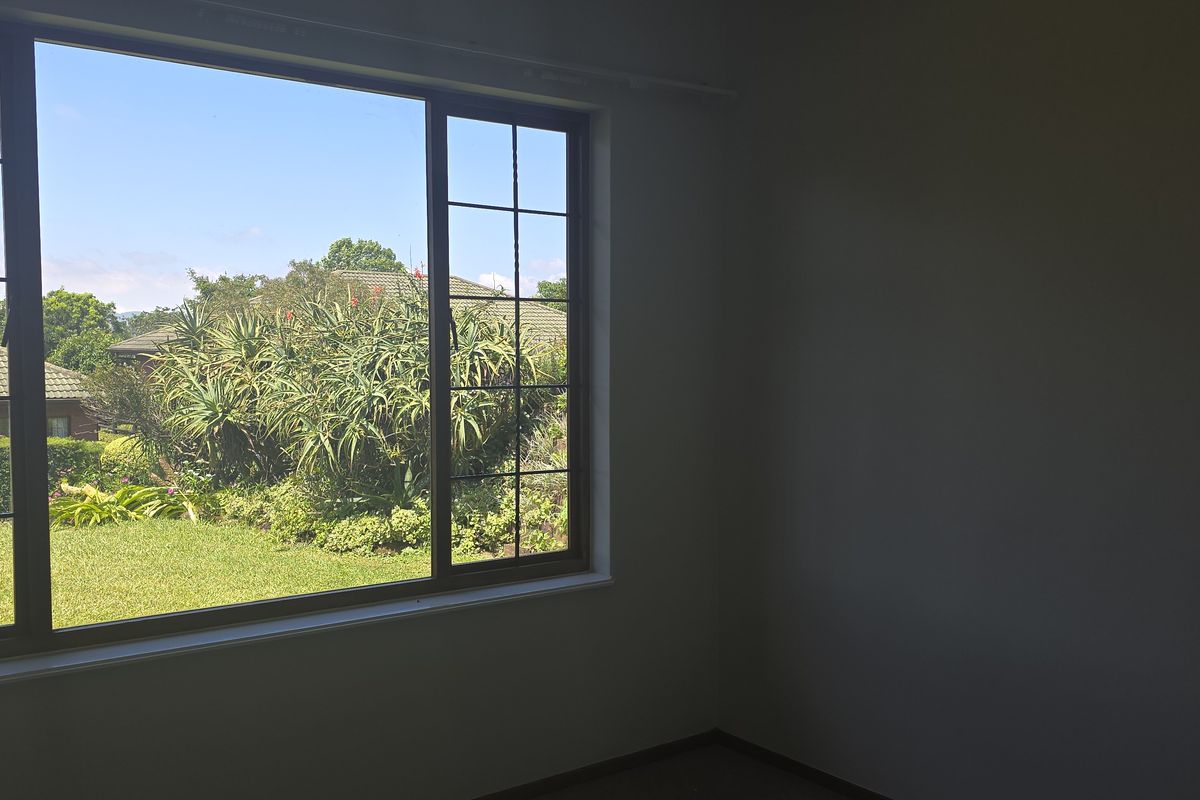 BEAUTIFULLY POSITIONED SPARROW - Photo 5