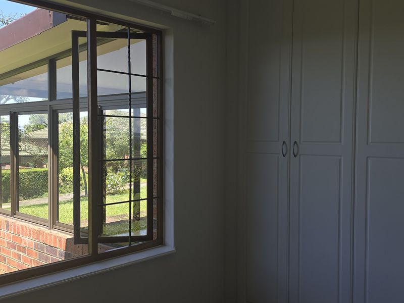 BEAUTIFULLY POSITIONED SPARROW - Photo 9