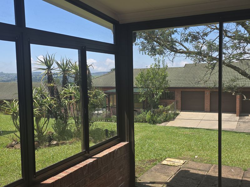 BEAUTIFULLY POSITIONED SPARROW - Photo 10