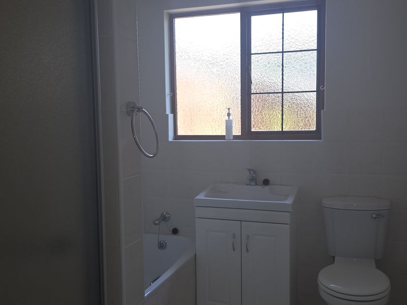 BEAUTIFULLY POSITIONED SPARROW - Photo 7