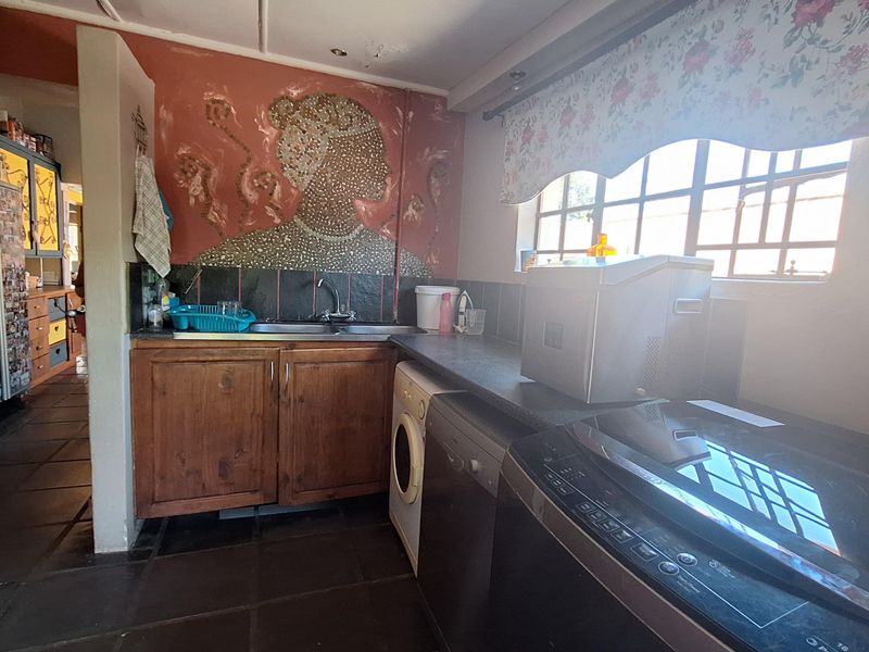 House with boma and workspace for sale - Photo 10