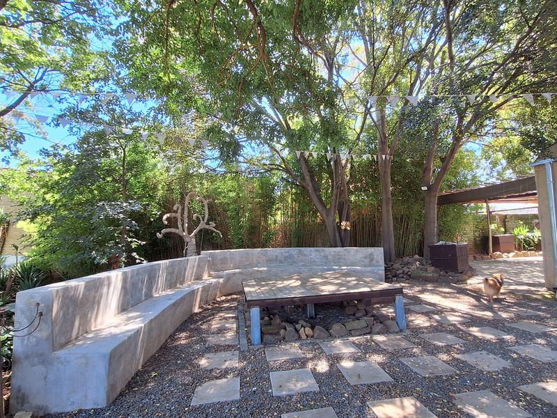 House with boma and workspace for sale - Photo 4