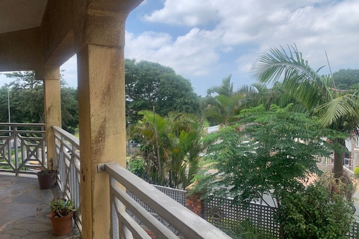 Spacious Family Retreat in Shallcross - Photo 4