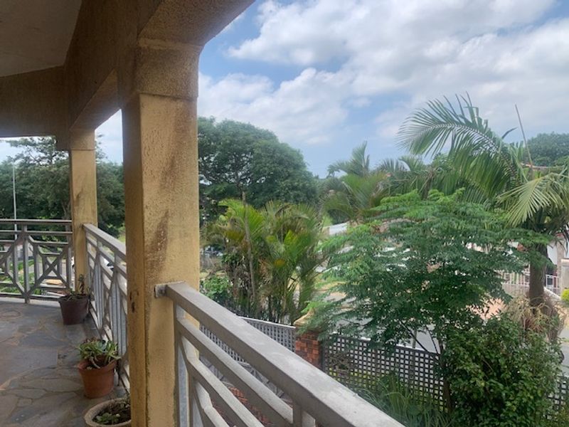 Spacious Family Retreat in Shallcross - Photo 4