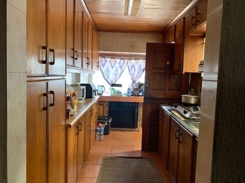 Spacious Family Retreat in Shallcross - Photo 10