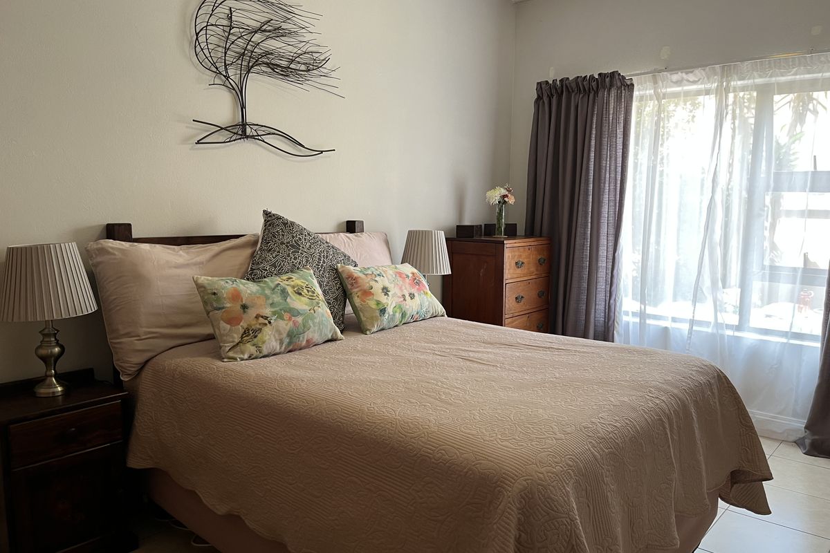 Neat Ground-Floor One-Bedroom Apartment with Private Garden – Ferndale - Photo 3