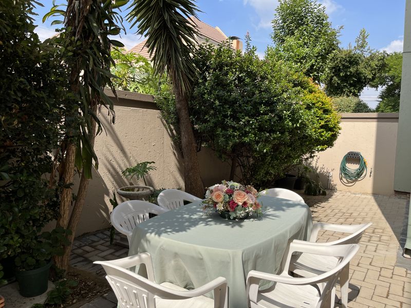 Neat Ground-Floor One-Bedroom Apartment with Private Garden – Ferndale - Photo 7