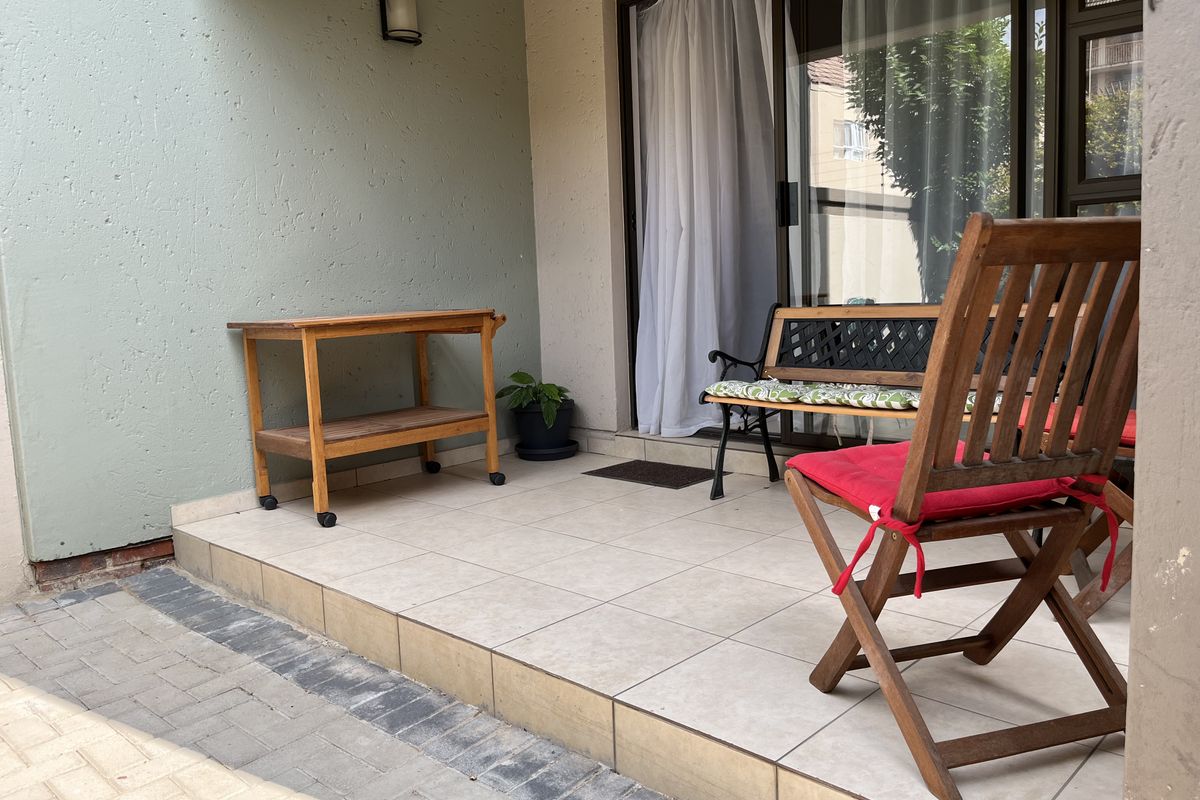 Neat Ground-Floor One-Bedroom Apartment with Private Garden – Ferndale - Photo 4
