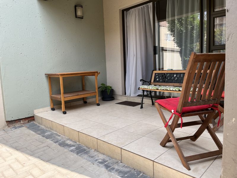 Neat Ground-Floor One-Bedroom Apartment with Private Garden – Ferndale - Photo 4