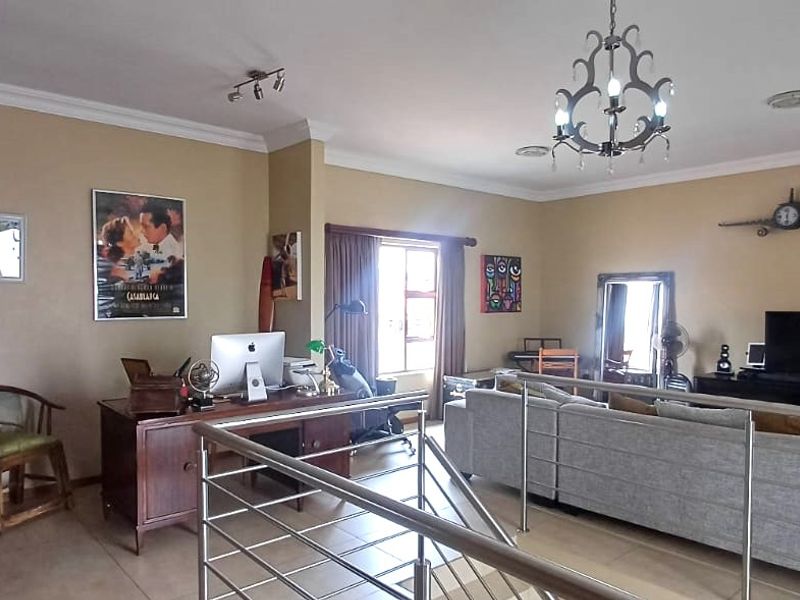 Exceptional Double-Storey Family Home in a Secure Estate - Photo 10