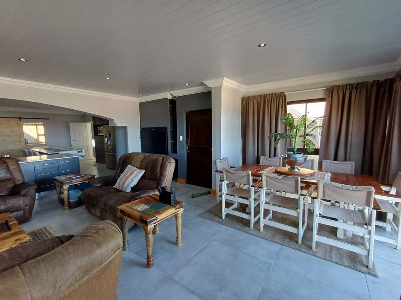 Exceptional 501 m2 multi-generational home with sea views - Photo 6
