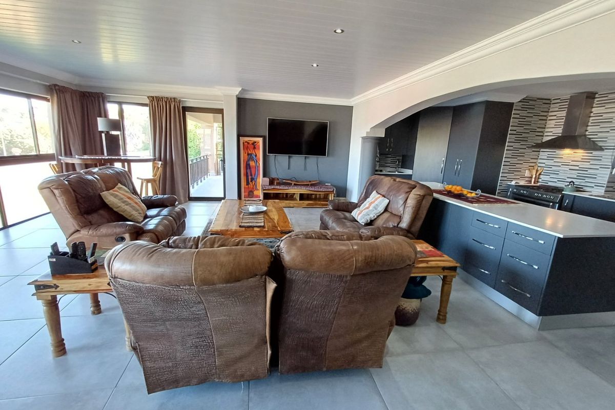 Exceptional 501 m2 multi-generational home with sea views - Photo 5
