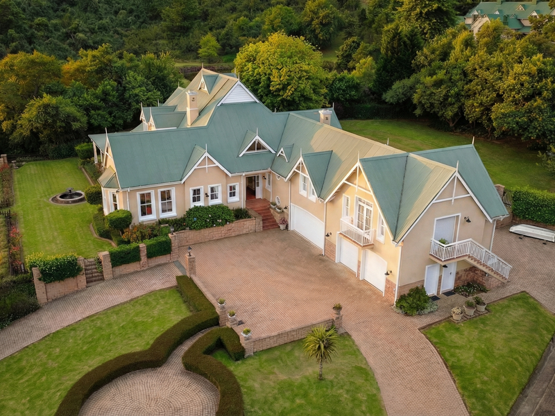 Elegant Country Estate Living with Exceptional Views - Photo 2