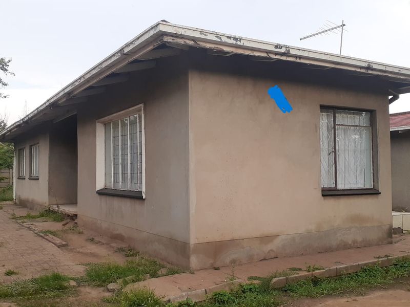 A home in a quiet locale  of CW5 yearning for a home lover - Photo 3