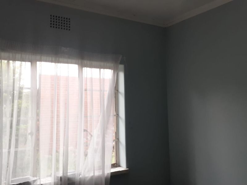 A home in a quiet locale  of CW5 yearning for a home lover - Photo 10