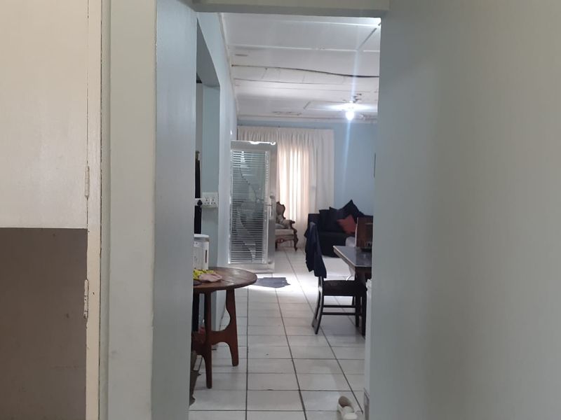 A home in a quiet locale  of CW5 yearning for a home lover - Photo 9