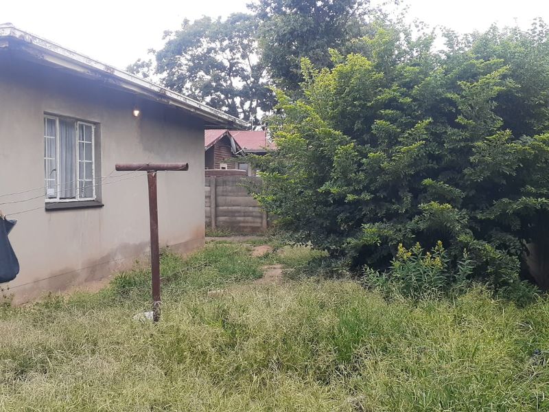 A home in a quiet locale  of CW5 yearning for a home lover - Photo 7