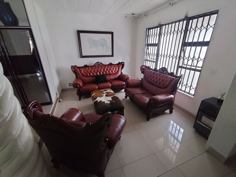 Modern Family Home with Balconies & Entertainment Lapa in Amandasig - Photo 2