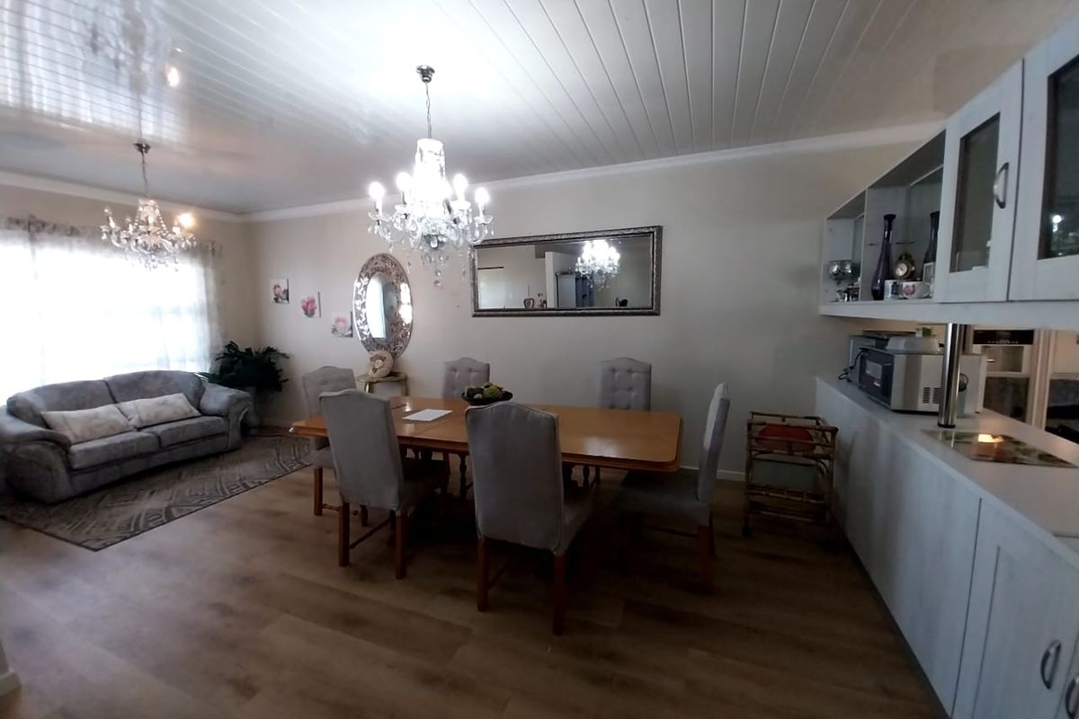 Modern Family Home in Prime Van Riebeeck Park Location - Photo 5