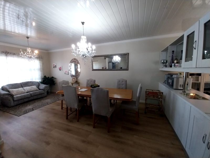 Modern Family Home in Prime Van Riebeeck Park Location - Photo 5