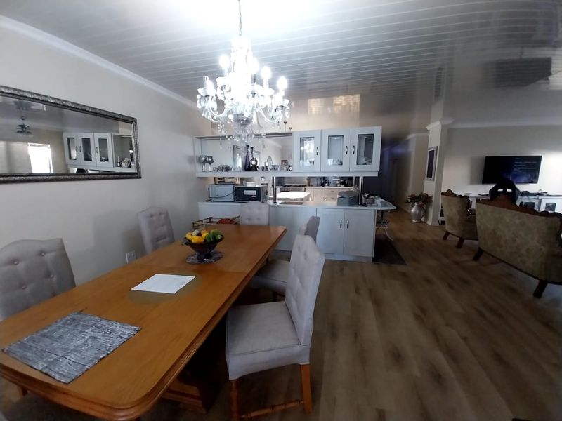 Modern Family Home in Prime Van Riebeeck Park Location - Photo 7