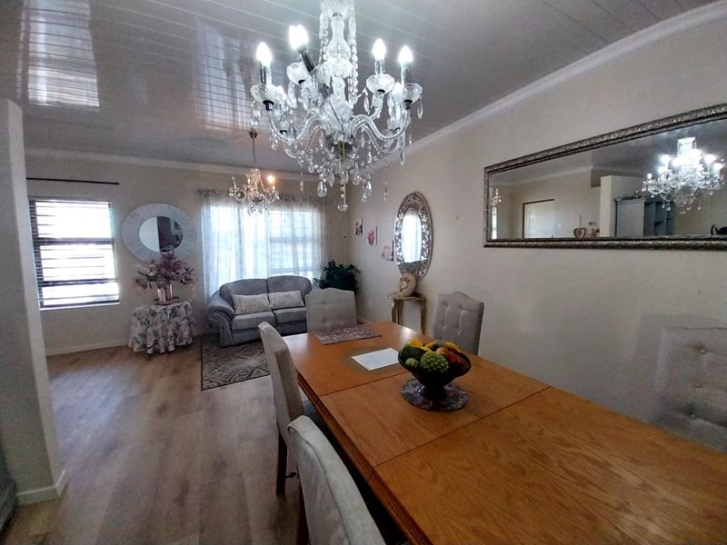 Modern Family Home in Prime Van Riebeeck Park Location - Photo 6