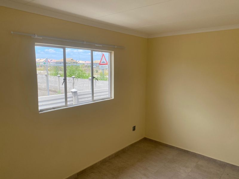 Affordable Charming- 4 Bedroom House in a great Area - Photo 8