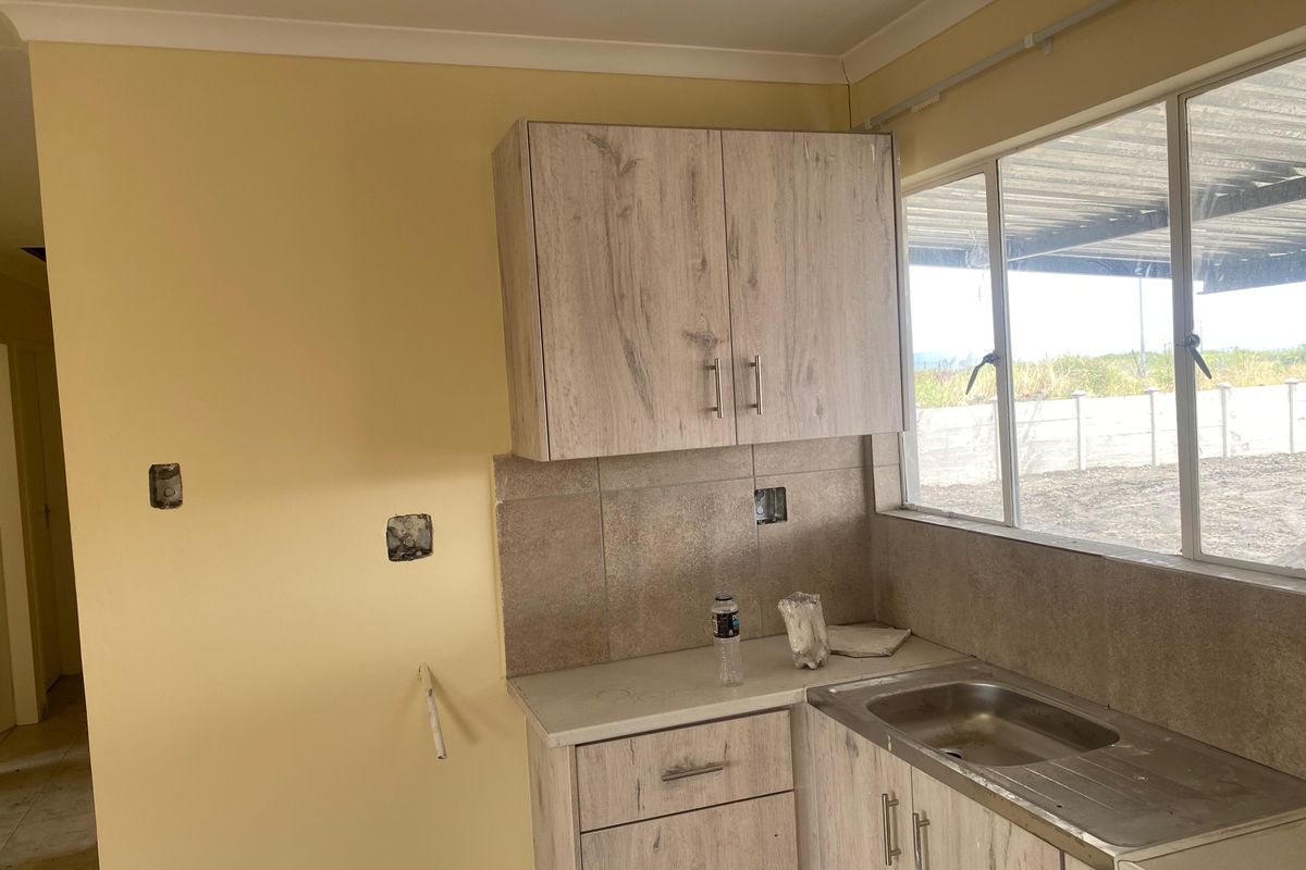 Affordable Charming- 4 Bedroom House in a great Area - Photo 2