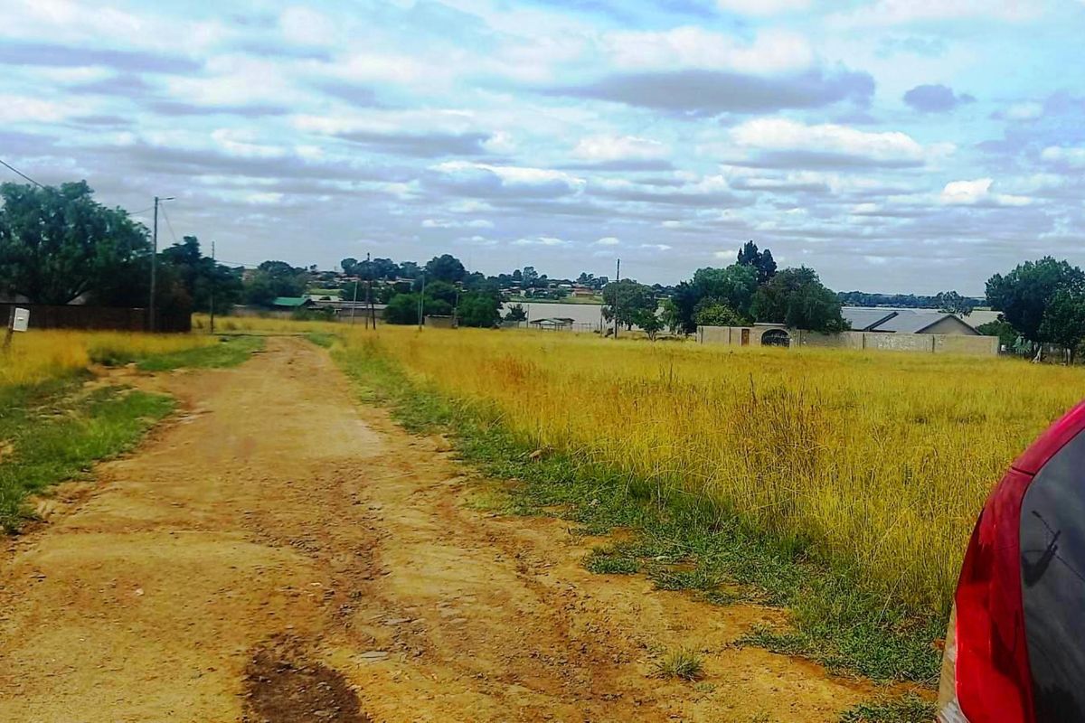Large stand near the Vaal Dam in Oranjeville - Photo 2