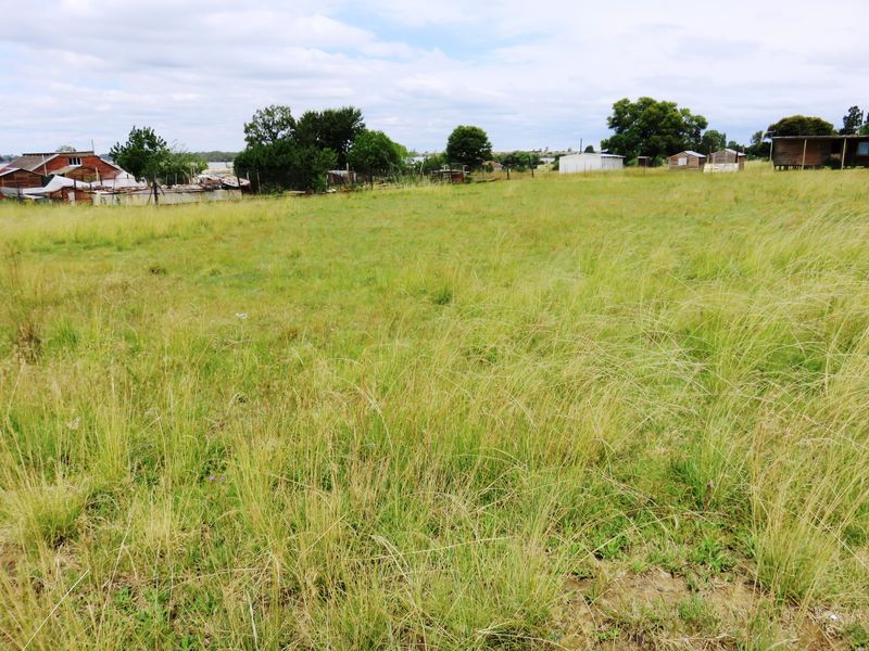 Large stand near the Vaal Dam in Oranjeville - Photo 9