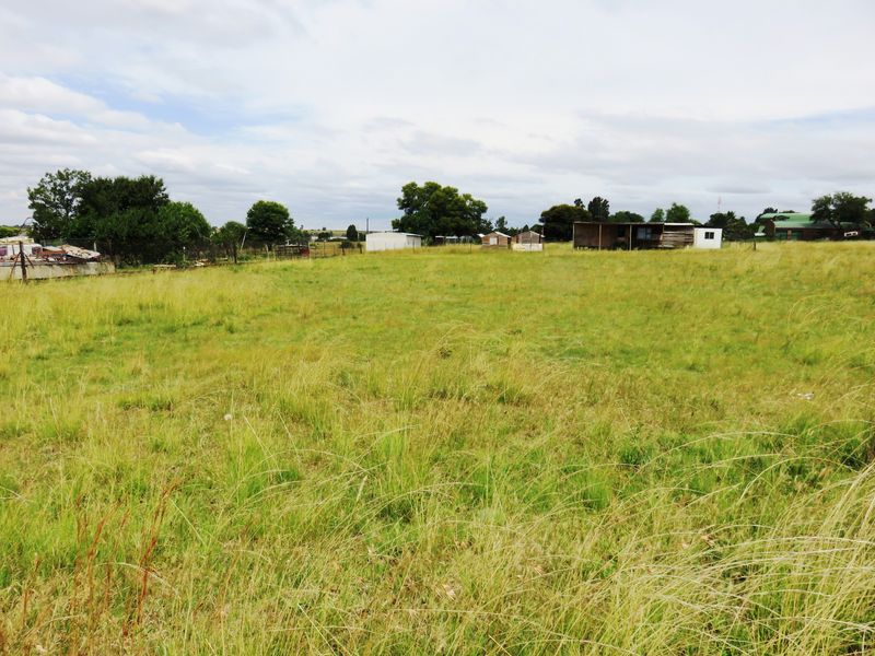 Large stand near the Vaal Dam in Oranjeville - Photo 6