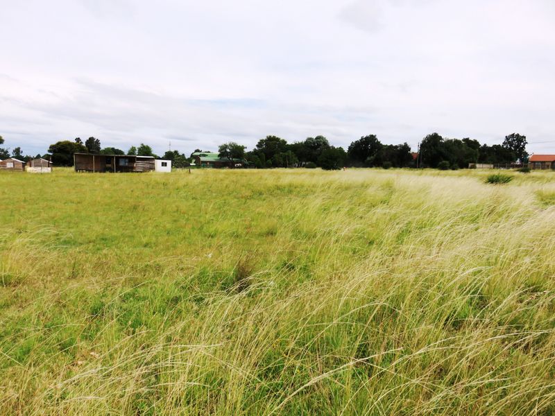 Large stand near the Vaal Dam in Oranjeville - Photo 7