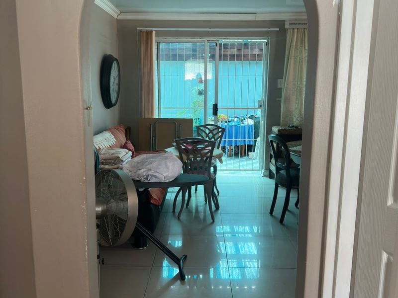 Modern 3-Bedroom Cluster Home in Prestigious Sunningdale Estate - Photo 10