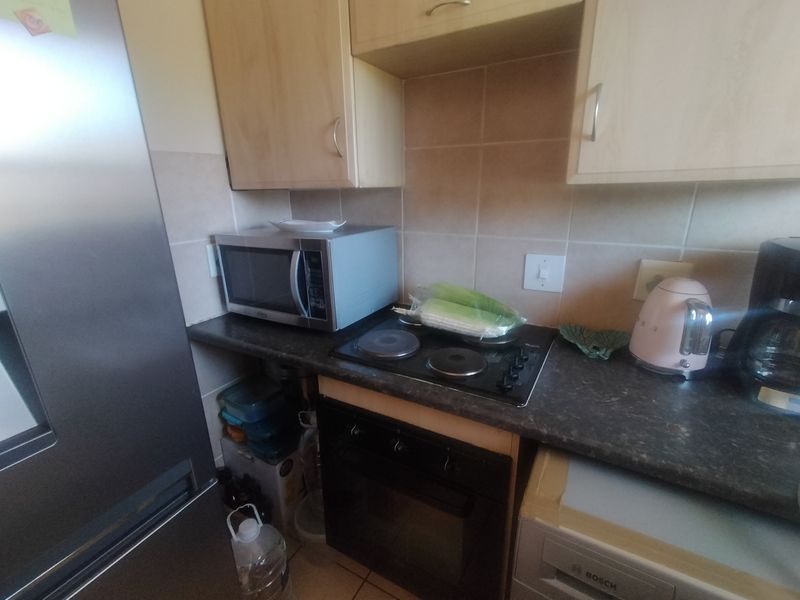 Neat Apartment in Secure Karenpark Complex – Ideal Investment Opportunity - Photo 6