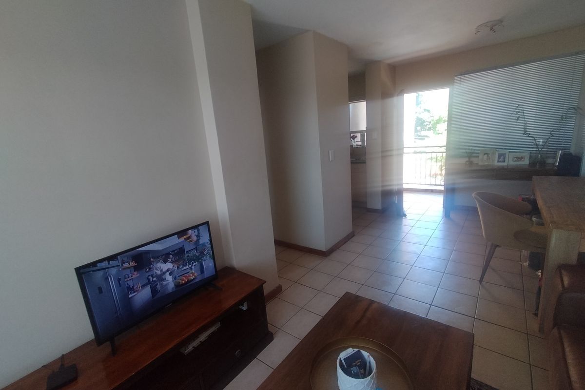 Neat Apartment in Secure Karenpark Complex – Ideal Investment Opportunity - Photo 5