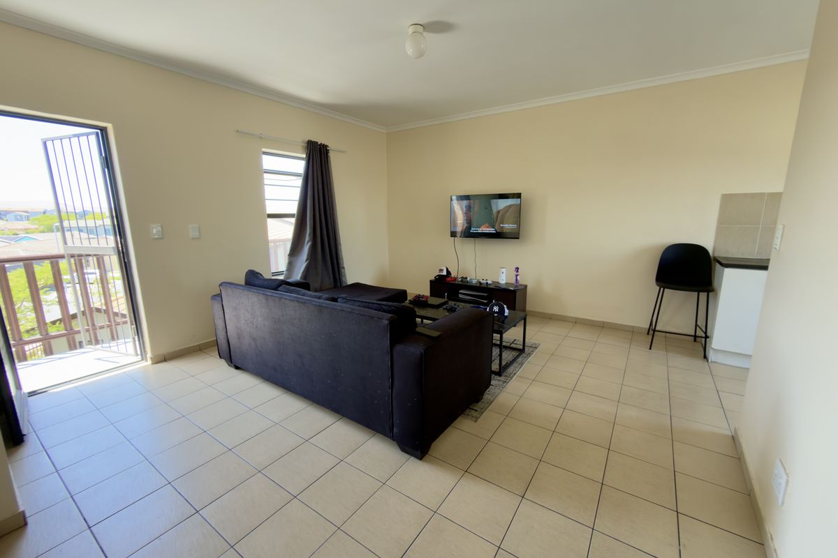 Sunny 2 Bedroom Top Floor Apartment for Sale in Parklands East - Photo 3