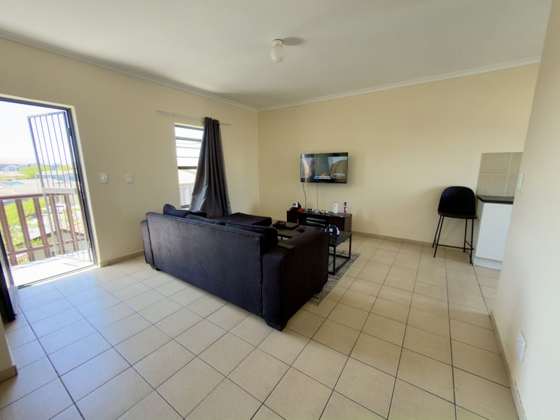 Sunny 2 Bedroom Top Floor Apartment for Sale in Parklands East - Photo 3