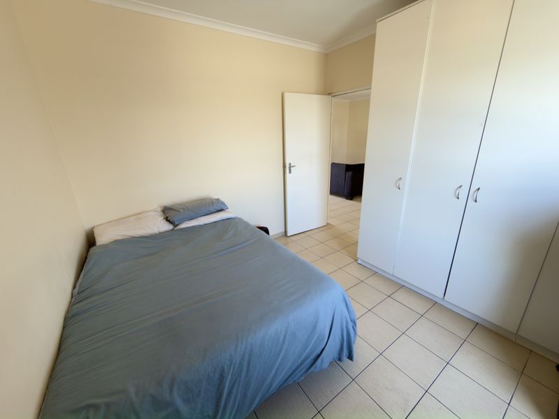 Sunny 2 Bedroom Top Floor Apartment for Sale in Parklands East - Photo 7