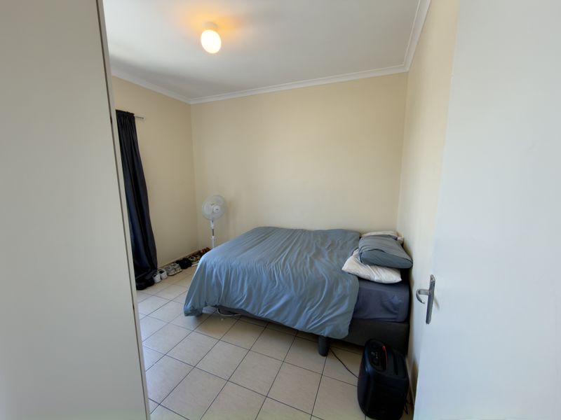 Sunny 2 Bedroom Top Floor Apartment for Sale in Parklands East - Photo 6