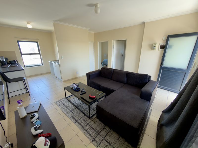 Sunny 2 Bedroom Top Floor Apartment for Sale in Parklands East - Photo 2