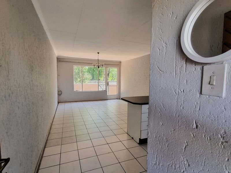 2 Bedroom, 1 Bathroom, 24hr Security- Castleview - Photo 5