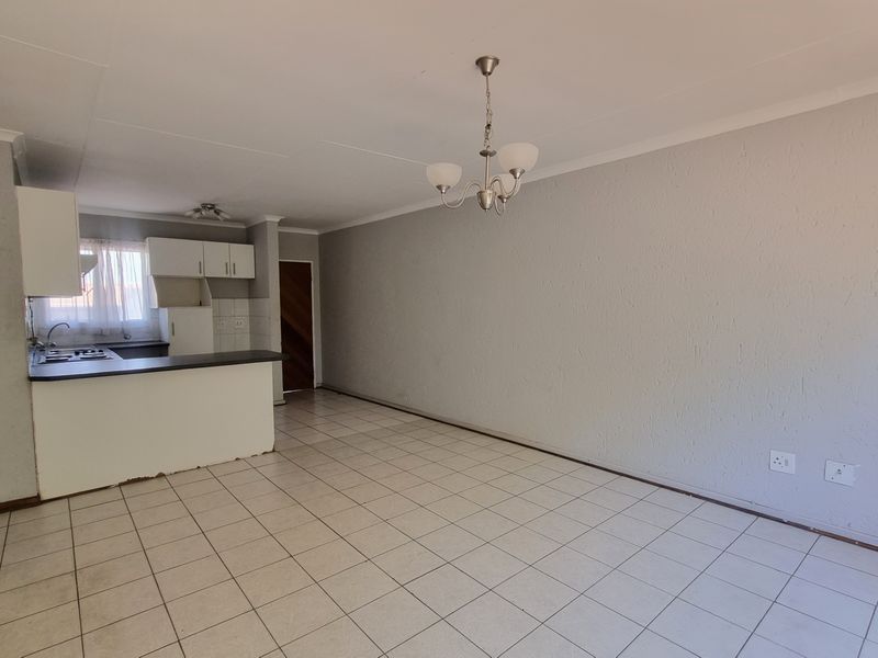 2 Bedroom, 1 Bathroom, 24hr Security- Castleview - Photo 10