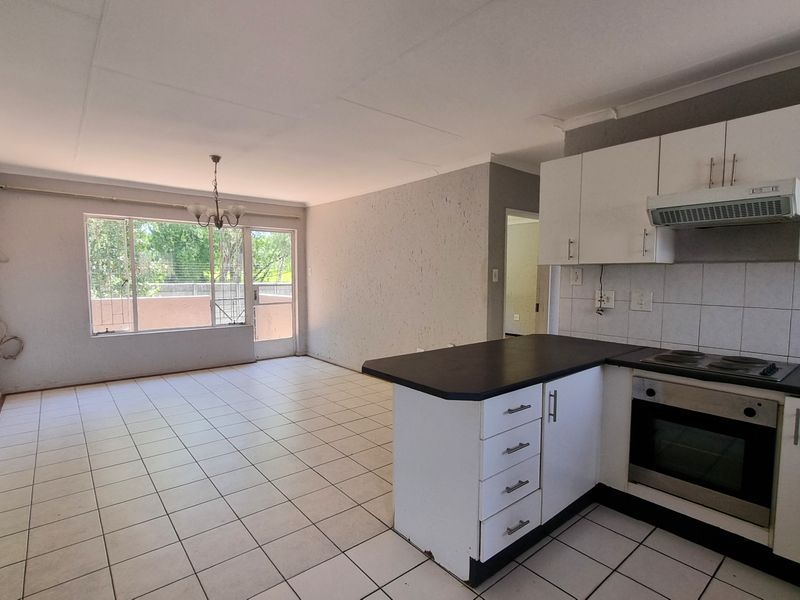 2 Bedroom, 1 Bathroom, 24hr Security- Castleview - Photo 6