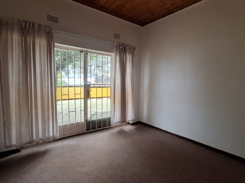 Charming 3-Bedroom Home with Business Zoning & Vaal Dam Views - Photo 10