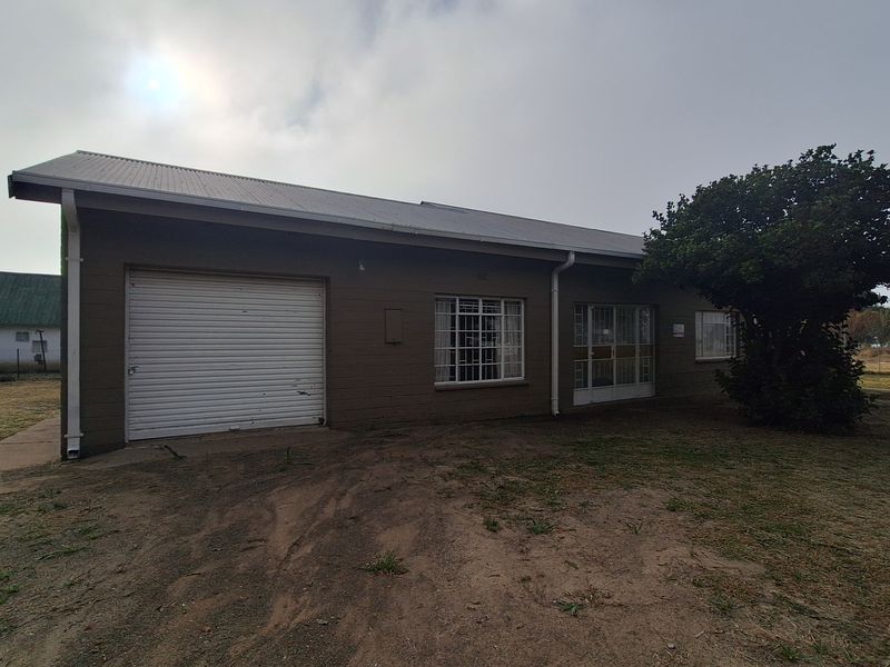 Charming 3-Bedroom Home with Business Zoning & Vaal Dam Views - Photo 2