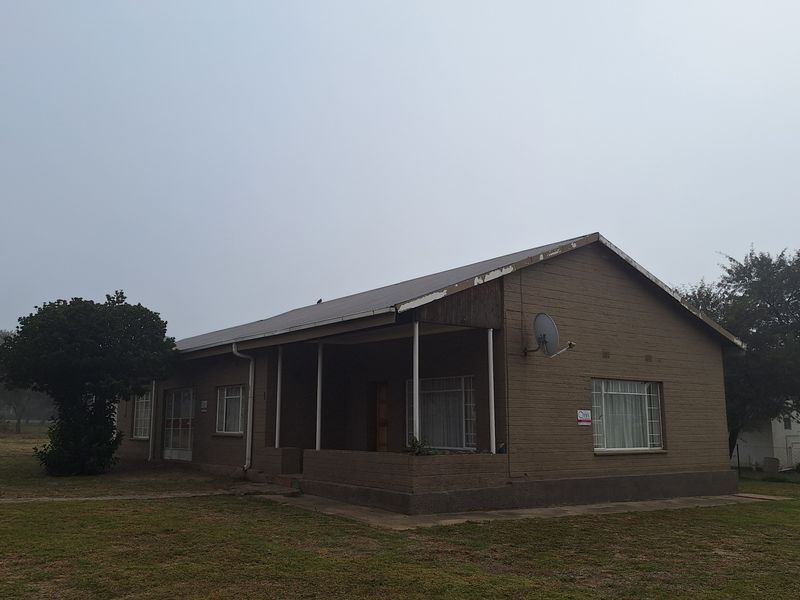 Charming 3-Bedroom Home with Business Zoning & Vaal Dam Views - Photo 3