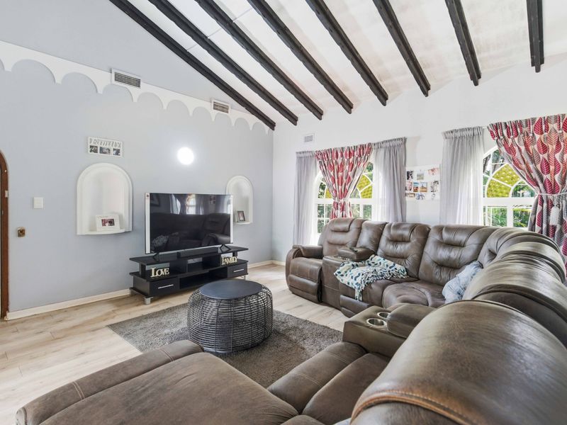 The last Institution 2 Zoning in Central Hillcrest - Photo 3