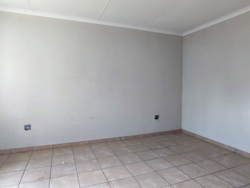 Three-Bedroom Home for Sale in Waterkloof Hills Estate - Photo 8